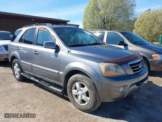 2007 Kia Sorento EX with VIN KNDJD736575705147, listed as a IAAI auction lot 41836944 with 308,544 mi miles. Bid and sale history available at carsss.com. Image 1.
