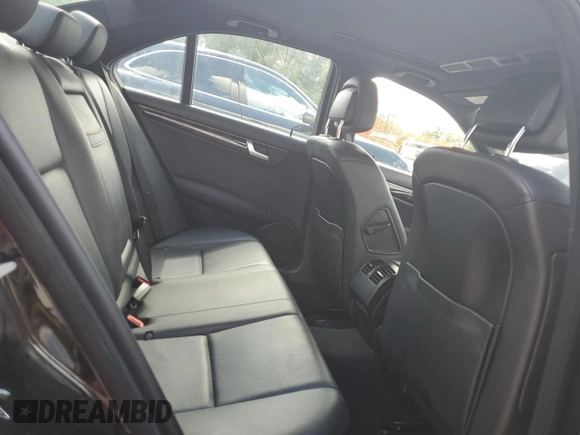 2014 Mercedes-Benz C 250 Sport с VIN WDDGF4HB0EA963286, выставлен на аукционе Copart как лот 61560185 с пробегом 120 689 миль миль и Списание • Salvage title. История ставок и продаж доступна на DreamBid. Изображение 9.