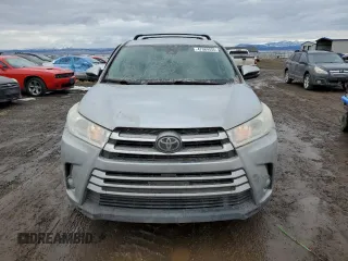2017 Toyota Highlander LE with VIN 5TDZZRFH7HS226821, listed as a Copart auction lot 47089555 with 101,192 mi miles and Salvage title. Bid and sale history available at DreamBid. Image 5.