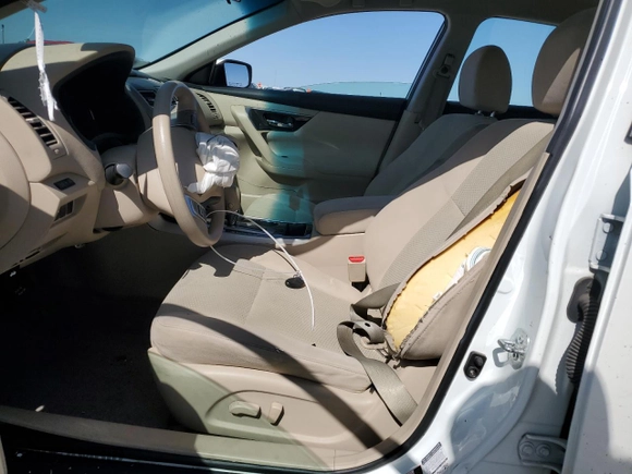 2014 Nissan Altima 2.5 S with VIN 1N4AL3AP7EN259898, listed as a Copart auction lot 52050815 with 110,771 mi miles and Salvage Title. Bid and sale history available at carsss.com. Image 7.