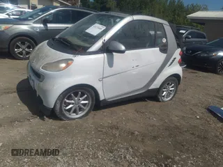 2009 Smart fortwo Passion with VIN WMEEK31X99K221919, listed as a IAAI auction lot 42173405 with Not provided miles and . Bid and sale history available at DreamBid. Image 2.