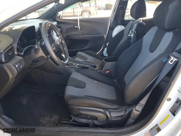 2019 Hyundai Veloster 2.0 with VIN KMHTG6AF7KU017206, listed as a Copart auction lot 48243135 with 104,697 mi miles and Salvage Title. Bid and sale history available at carsss.com. Image 7.