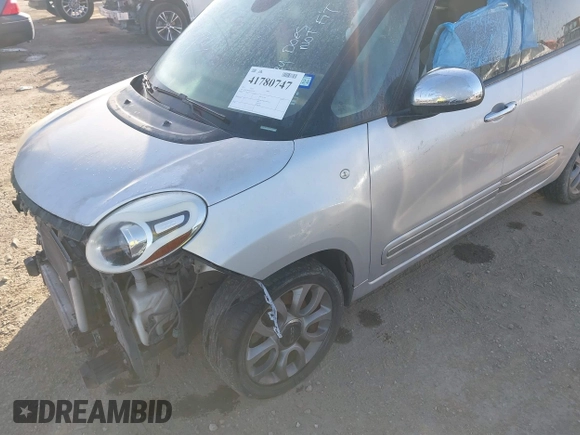 2015 FIAT 500L Lounge with VIN ZFBCFACH8FZ031149, listed as a IAAI auction lot 41780747 with 131,054 mi miles. Bid and sale history available at carsss.com. Image 17.