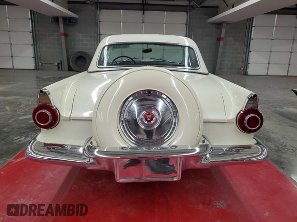1956 Ford Thunderbird с VIN P6FH207435, выставлен на аукционе Copart как лот 46185885 с пробегом 15 314 миль миль и Чистый • Clean title. История ставок и продаж доступна на DreamBid. Изображение 6.