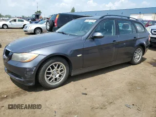 2007 BMW 3 Series 328i z VIN WBAVS13587FX15951, wystawiony jako Copart lot #61457175 z przebiegiem 153 167 mil mil oraz Czysty tytuł • Clean title. Historia ofert i sprzedaży dostępna na DreamBid. Obrazek 1.