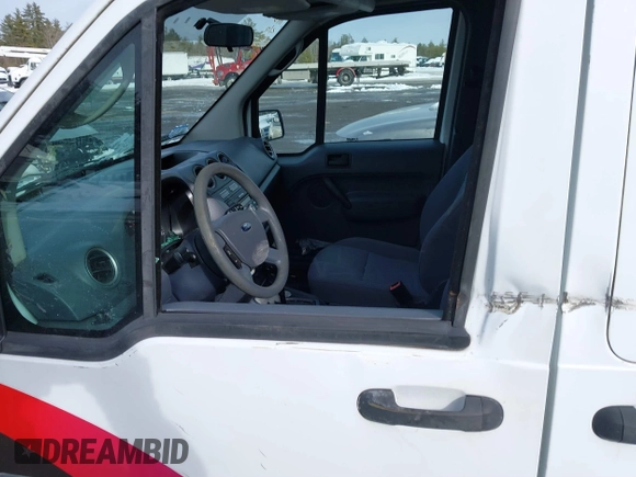 2011 Ford Transit Connect XLT z VIN NM0LS7DN2BT050418, wystawiony jako IAAI lot #41631356 z przebiegiem 154 095 mil mil oraz . Historia ofert i sprzedaży dostępna na DreamBid. Obrazek 12.