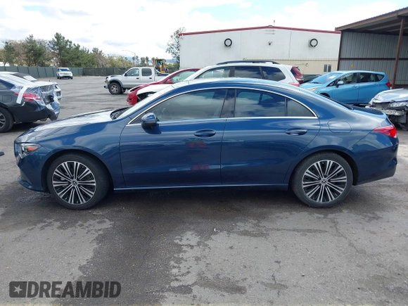 2021 Mercedes-Benz CLA 250 z VIN W1K5J4GB9MN227543, wystawiony jako IAAI lot #41736030 z przebiegiem 63 073 mil mil oraz . Historia ofert i sprzedaży dostępna na DreamBid. Obrazek 14.