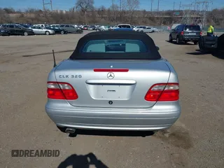 2003 Mercedes-Benz CLK 320 z VIN WDBLK65GX3T143863, wystawiony jako IAAI lot #41704225 z przebiegiem Nie podano mil oraz . Historia ofert i sprzedaży dostępna na DreamBid. Obrazek 17.