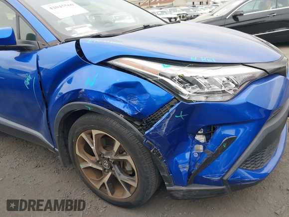 2020 Toyota C-HR LE with VIN JTNKHMBX1L1077246, listed as a IAAI auction lot 42045560 with 16,109 mi miles. Bid and sale history available at carsss.com. Image 6.