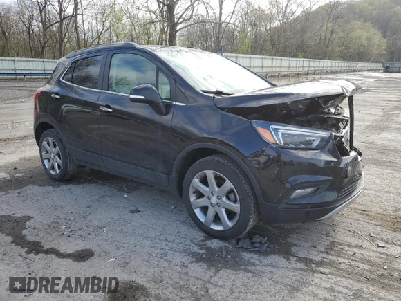 2020 Buick Encore Essence z VIN KL4CJGSB3LB033577, wystawiony jako Copart lot #53960845 z przebiegiem 57 581 mil mil oraz Szkody całkowita. Historia ofert i sprzedaży dostępna na DreamBid. Obrazek 4.