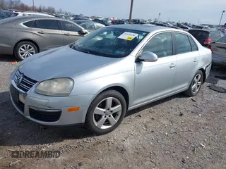 2009 Volkswagen Jetta Sedan SE with VIN 3VWRM71K59M131257, listed as a IAAI auction lot 41921694 with 190,389 mi miles. Bid and sale history available at carsss.com. Image 2.