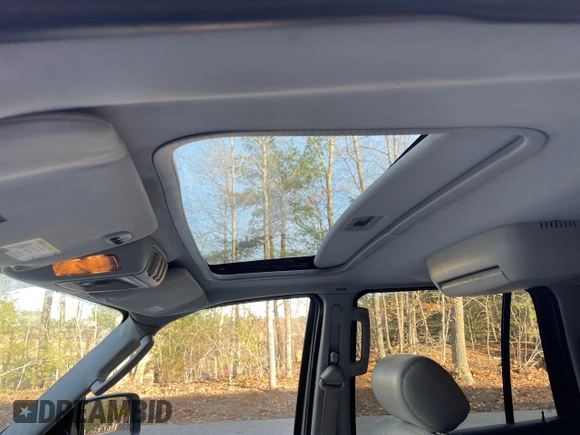 2004 Lincoln Navigator Luxury z VIN 5LMFU28R14LJ28905, wystawiony jako Copart lot #50631865 z przebiegiem 147 454 mil mil oraz Czysty tytuł • Clean title. Historia ofert i sprzedaży dostępna na DreamBid. Obrazek 7.
