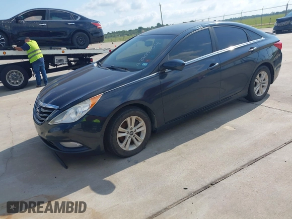 2013 Hyundai Sonata GLS z VIN 5NPEB4ACXDH505875, wystawiony jako IAAI lot #42409704 z przebiegiem 138 361 mil mil oraz . Historia ofert i sprzedaży dostępna na DreamBid. Obrazek 2.