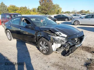 2019 Nissan Altima 2.5 S with VIN 1N4BL4BW5KC144319, listed as a IAAI auction lot 40689180 with 84,199 mi miles. Bid and sale history available at carsss.com. Image 1.