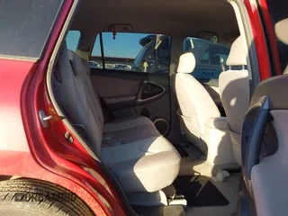2008 Toyota RAV4 with VIN JTMZD33V885101032, listed as a IAAI auction lot 41800506 with 270,109 mi miles. Bid and sale history available at carsss.com. Image 8.