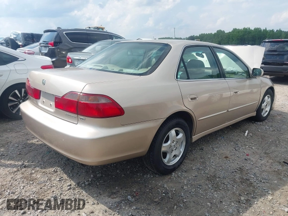 2000 Honda Accord EX z VIN 1HGCG1653YA030361, wystawiony jako IAAI lot #42268744 z przebiegiem 53 809 mil mil oraz . Historia ofert i sprzedaży dostępna na DreamBid. Obrazek 4.