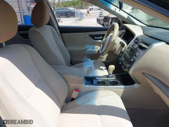 2013 Nissan Altima 2.5 SV with VIN 1N4AL3AP3DC904184, listed as a IAAI auction lot 41952198 with 178,217 mi miles. Bid and sale history available at carsss.com. Image 5.