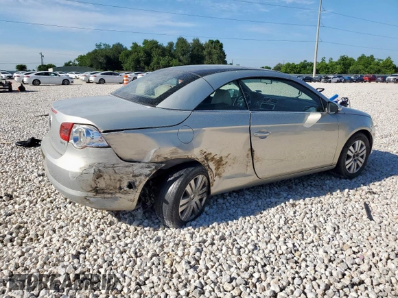 2009 Volkswagen Eos Komfort с VIN WVWAA71F99V016050, выставлен на аукционе Copart как лот 58229565 с пробегом 105 584 миль миль и Списание • Salvage title. История ставок и продаж доступна на DreamBid. Изображение 3.