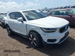 2020 Volvo XC40 Momentum z VIN YV4162UK3L2346222, wystawiony jako IAAI lot #41924144 z przebiegiem 54 494 mil mil oraz . Historia ofert i sprzedaży dostępna na DreamBid. Obrazek 1.