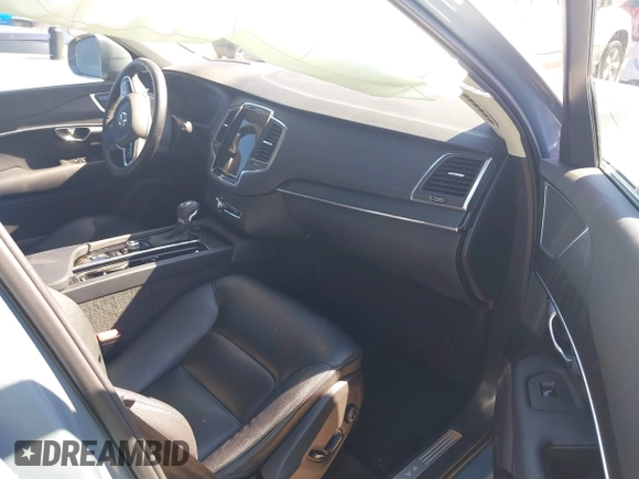 2020 Volvo XC90 Momentum with VIN YV4A221KXL1553065, listed as a IAAI auction lot 42180363 with 34,056 mi miles and . Bid and sale history available at DreamBid. Image 5.