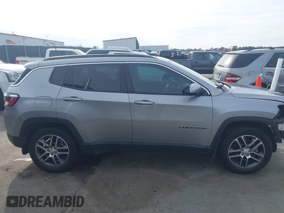 2020 Jeep Compass Latitude w/Sun/Safety Pkg with VIN 3C4NJCBB3LT257860, listed as a IAAI auction lot 41601408 with 72,364 mi miles. Bid and sale history available at carsss.com. Image 14.