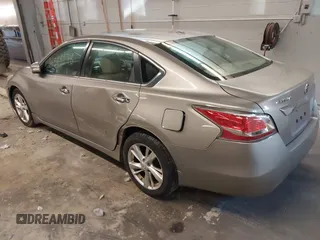 2014 Nissan Altima 2.5 with VIN 1N4AL3APXEN255733, listed as a IAAI auction lot 41566176 with 189,993 mi miles. Bid and sale history available at carsss.com. Image 3.