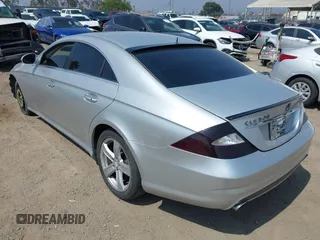2006 Mercedes-Benz CLS 500 z VIN WDDDJ75X06A021842, wystawiony jako IAAI lot #42473311 z przebiegiem 164 276 mil mil oraz . Historia ofert i sprzedaży dostępna na DreamBid. Obrazek 3.