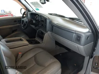 2006 Chevrolet Tahoe Z71 with VIN 1GNEK13Z06R121770, listed as a IAAI auction lot 41637045 with 115,585 mi miles. Bid and sale history available at carsss.com. Image 5.