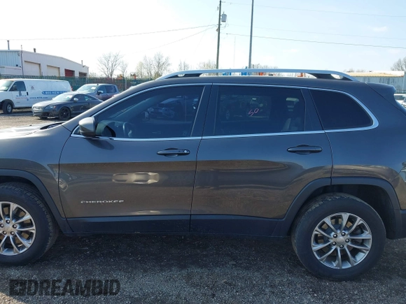 2019 Jeep Cherokee Latitude Plus with VIN 1C4PJMLBXKD162570, listed as a IAAI auction lot 41897313 with 142,110 mi miles. Bid and sale history available at carsss.com. Image 14.