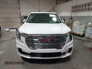 2024 GMC Terrain Denali with VIN 3GKALXEGXRL373884, listed as a IAAI auction lot 41373591 with 2,863 mi miles. Bid and sale history available at carsss.com. Image 13.