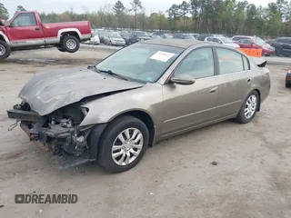 2005 Nissan Altima 2.5 S with VIN 1N4AL11D05N419727, listed as a IAAI auction lot 41950977 with 172,485 mi miles. Bid and sale history available at carsss.com. Image 2.