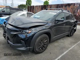 2025 Mazda CX-50 S Premium z VIN 7MMVABDM4SN355108, wystawiony jako Copart lot #56556195 z przebiegiem 464 mil mil oraz Szkoda całkowita • Salvage title. Historia ofert i sprzedaży dostępna na DreamBid. Obrazek 1.