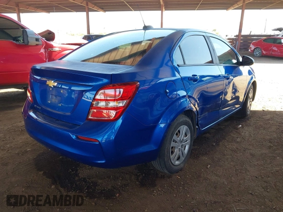 2017 Chevrolet Sonic LS z VIN 1G1JB5SH6H4165031, wystawiony jako IAAI lot #42107395 z przebiegiem 74 196 mil mil oraz . Historia ofert i sprzedaży dostępna na DreamBid. Obrazek 4.
