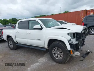 2017 Toyota Tacoma SR5 z VIN 3TMAZ5CN8HM051558, wystawiony jako IAAI lot #42320319 z przebiegiem 101 767 mil mil oraz . Historia ofert i sprzedaży dostępna na DreamBid. Obrazek 13.