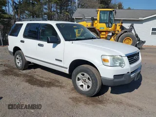 2006 Ford Explorer XLS z VIN 1FMEU72E76UB31726, wystawiony jako IAAI lot #41611735 z przebiegiem 119 009 mil mil oraz . Historia ofert i sprzedaży dostępna na DreamBid. Obrazek 1.