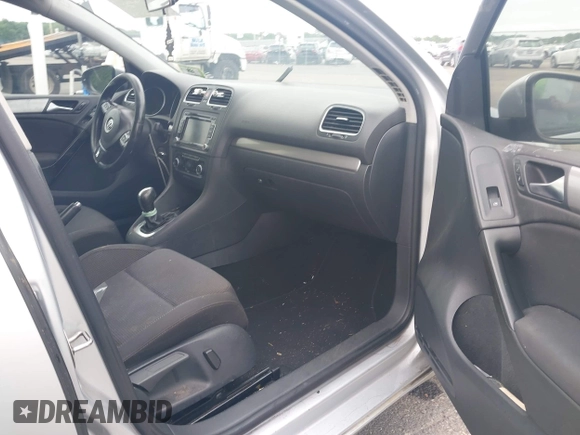 2014 Volkswagen Golf с VIN WVWDB7AJ0EW009796, выставлен на аукционе IAAI как лот 42467183 с пробегом 159 076 миль миль и . История ставок и продаж доступна на DreamBid. Изображение 5.