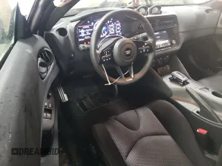 2024 Nissan Z Sport с VIN JN1BZ4AH2RM363287, выставлен на аукционе Copart как лот 45652825 с пробегом 8 737 миль миль и Списание • Salvage title. История ставок и продаж доступна на DreamBid. Изображение 8.