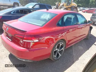 2021 Volkswagen Passat R-Line z VIN 1VWMA7A35MC018284, wystawiony jako IAAI lot #42261290 z przebiegiem 85 255 mil mil oraz . Historia ofert i sprzedaży dostępna na DreamBid. Obrazek 4.