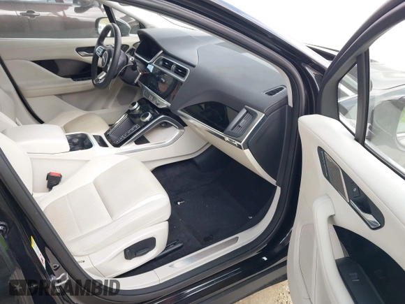 2020 Jaguar I-PACE S with VIN SADHB2S15L1F79250, listed as a IAAI auction lot 42119271 with 25,951 mi miles. Bid and sale history available at carsss.com. Image 5.