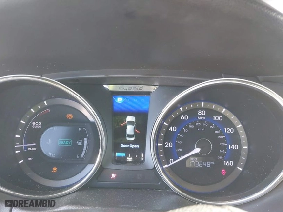 2013 Hyundai Sonata Hybrid Limited with VIN KMHEC4A48DA069570, listed as a IAAI auction lot 41709031 with 173,248 mi miles. Bid and sale history available at carsss.com. Image 7.