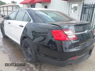2018 Ford Police Interceptor z VIN 1FAHP2MK0JG106131, wystawiony jako IAAI lot #42128631 z przebiegiem 68 924 mil mil oraz . Historia ofert i sprzedaży dostępna na DreamBid. Obrazek 3.
