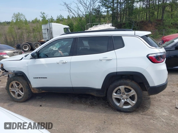 2024 Jeep Compass Latitude with VIN 3C4NJDBN2RT603650, listed as a IAAI auction lot 42012219 with 35,197 mi miles. Bid and sale history available at carsss.com. Image 15.