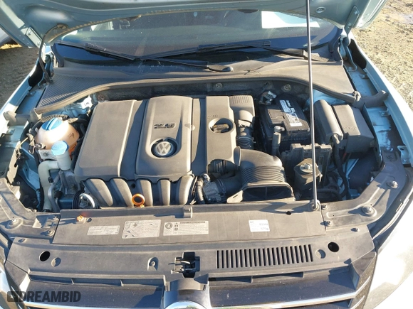 2013 Volkswagen Passat SE with VIN 1VWBP7A38DC095902, listed as a IAAI auction lot 41324349 with 170,771 mi miles. Bid and sale history available at carsss.com. Image 10.