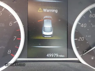 2018 Nissan Sentra SV z VIN 3N1AB7AP9JL636877, wystawiony jako IAAI lot #41940087 z przebiegiem 49 979 mil mil oraz . Historia ofert i sprzedaży dostępna na DreamBid. Obrazek 16.