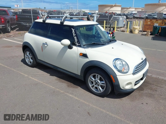 2012 MINI Hardtop с VIN WMWSU3C50CT255544, выставлен на аукционе IAAI как лот 42533243 с пробегом 102 422 миль миль и . История ставок и продаж доступна на DreamBid. Изображение 1.