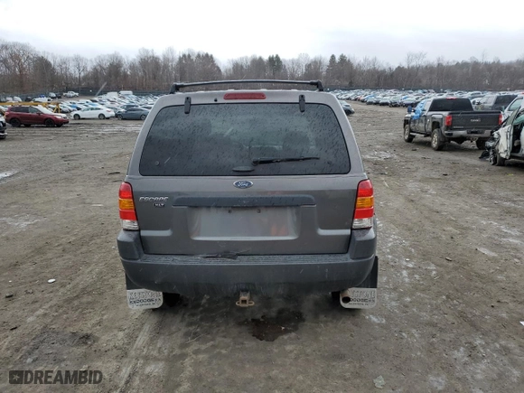 2002 Ford Escape XLT Choice with VIN 1FMYU04152KD66372, listed as a Copart auction lot 47624345 with 210,524 mi miles and Salvage Title. Bid and sale history available at carsss.com. Image 6.