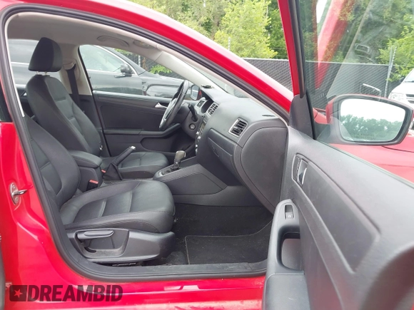 2011 Volkswagen Jetta SE with VIN 3VWDZ7AJ2BM399546, listed as a IAAI auction lot 42635268 with 195,565 mi miles and . Bid and sale history available at DreamBid. Image 5.
