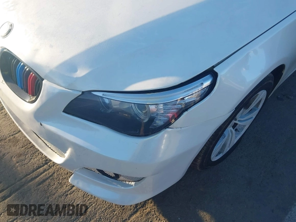2009 BMW 5 Series 528i with VIN WBANU53589C120488, listed as a IAAI auction lot 41828723 with 178,159 mi miles and . Bid and sale history available at carsss.com. Image 6.