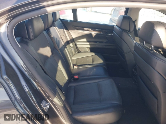 2012 BMW 7 Series 750Li xDrive с VIN WBAKC8C51CC437897, выставлен на аукционе IAAI как лот 41542970 с пробегом 133 864 миль миль и . История ставок и продаж доступна на DreamBid. Изображение 8.