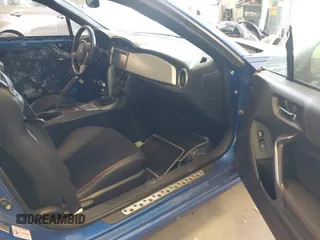 2013 Subaru BRZ Limited с VIN JF1ZCAC14D1605993, выставлен на аукционе IAAI как лот 42411581 с пробегом 123 911 миль миль и . История ставок и продаж доступна на DreamBid. Изображение 5.
